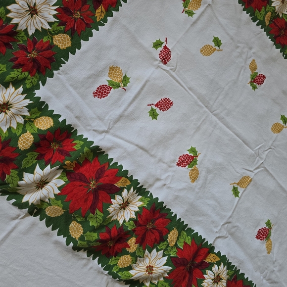 Vintage Christmas Tablecloth 58x70 - Picture 3 of 4